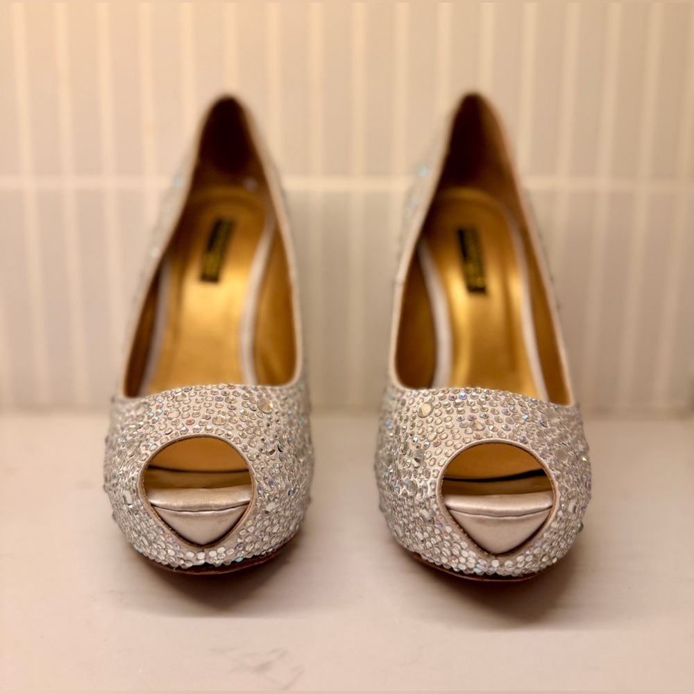 Benjamin Adam's Cali Swarovski Crystal Encrusted Peep-toe Wedding Wedges. Sz 8.5 - Picture 2 of 9
